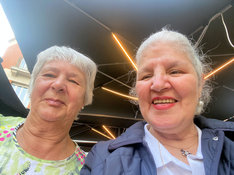 Marianne und Sarah in Toulouse