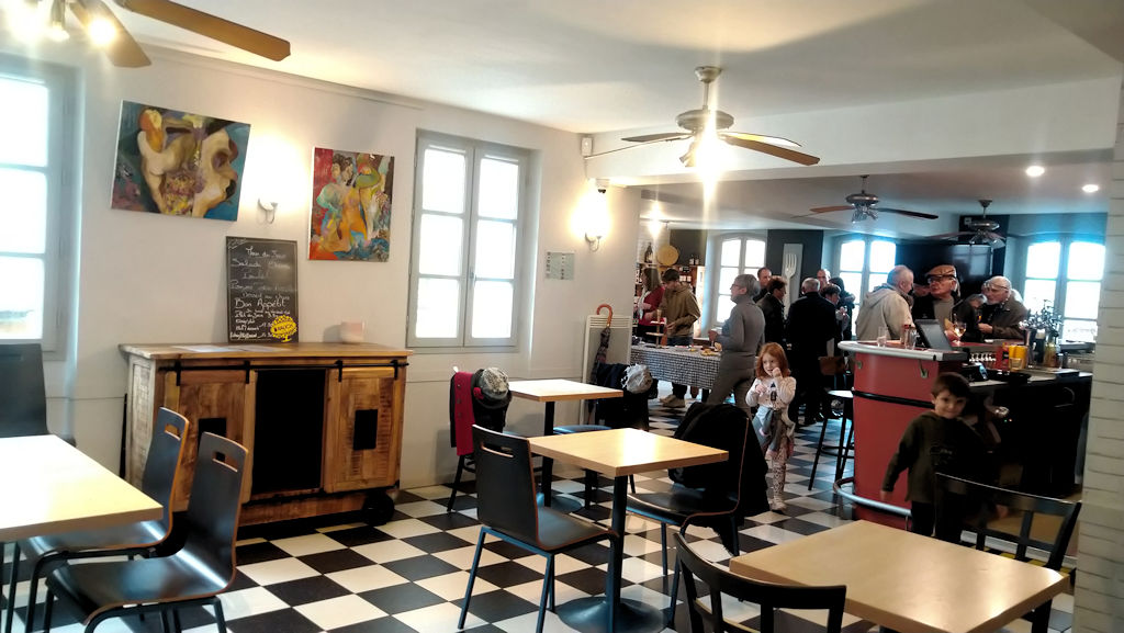 Le Bistro